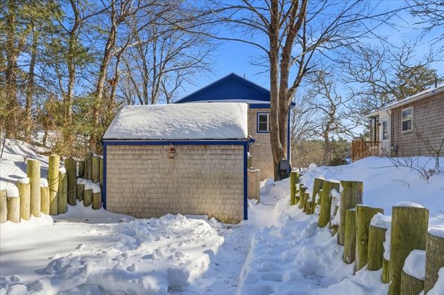 7 Swamp Rd, Plymouth, MA 02360