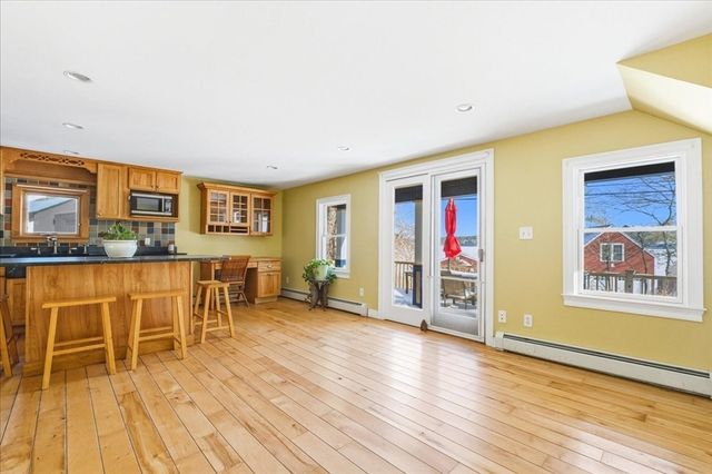 7 Swamp Rd, Plymouth, MA 02360