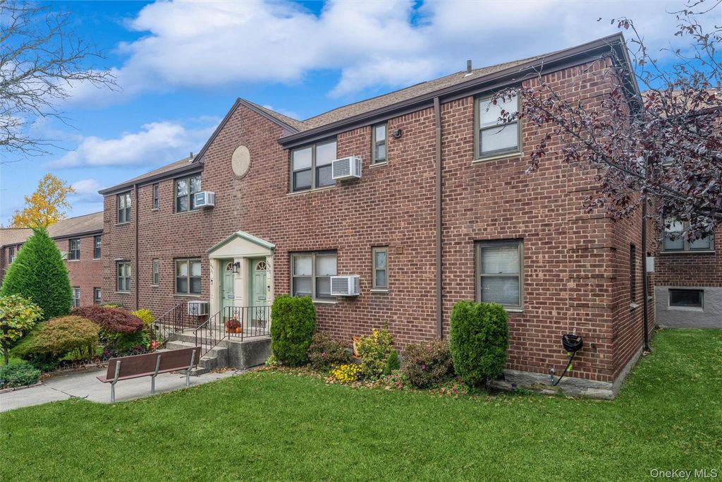 244-25 57th Drive 6G Lower, Douglaston, NY 11362 — photo 4