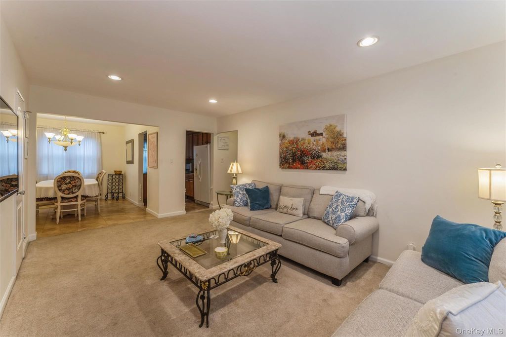 244-25 57th Drive 6G Lower, Douglaston, NY 11362 — photo 5