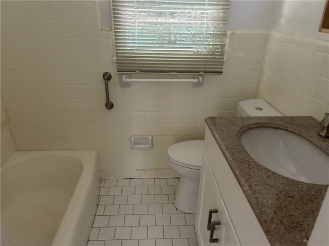2740 Santa Barbara Drive NW, Atlanta, GA 30318
