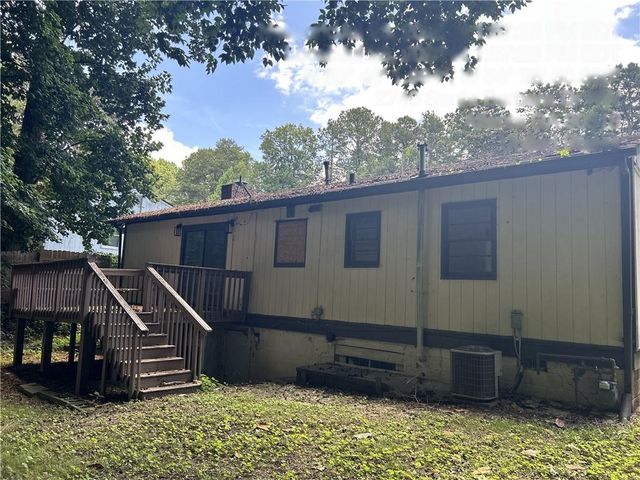 2740 Santa Barbara Drive NW, Atlanta, GA 30318