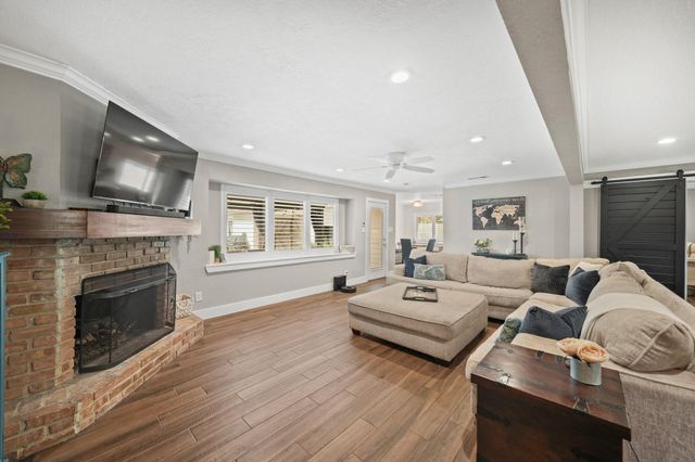 330 Bayou View Drive, Seabrook, TX 77586