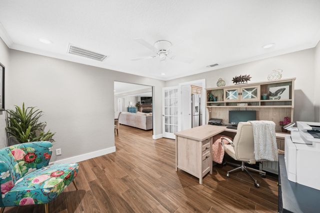 330 Bayou View Drive, Seabrook, TX 77586