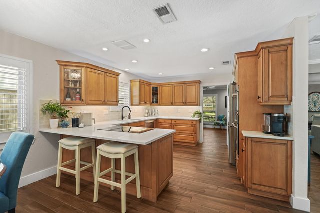 330 Bayou View Drive, Seabrook, TX 77586