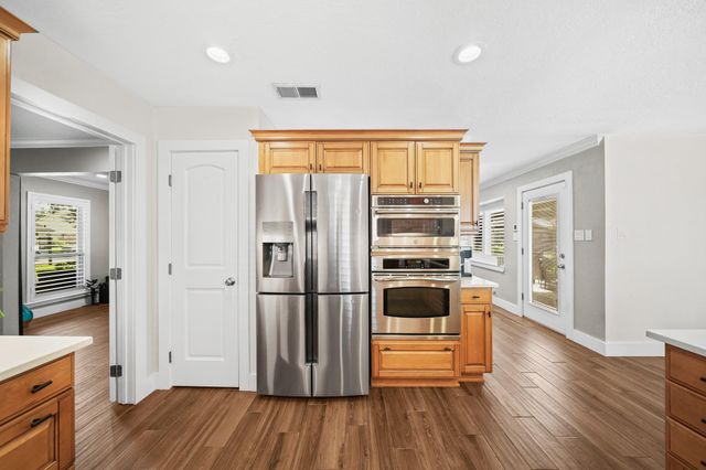 330 Bayou View Drive, Seabrook, TX 77586