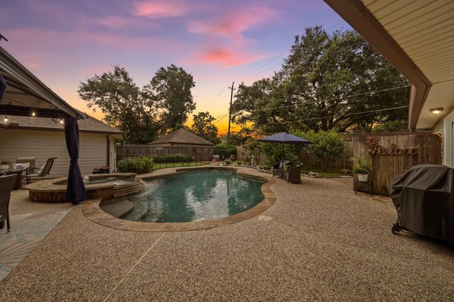 330 Bayou View Drive, Seabrook, TX 77586