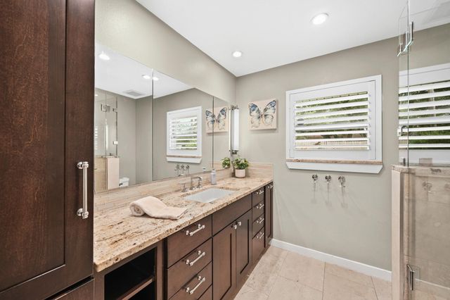 330 Bayou View Drive, Seabrook, TX 77586