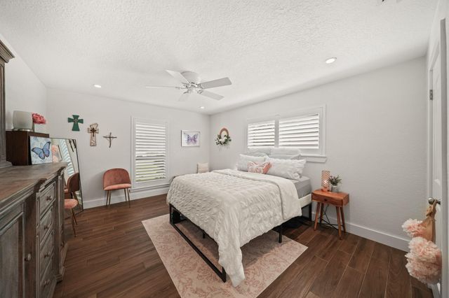 330 Bayou View Drive, Seabrook, TX 77586