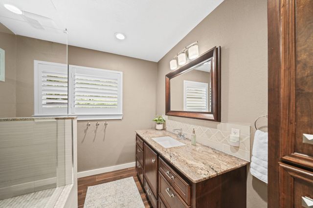 330 Bayou View Drive, Seabrook, TX 77586
