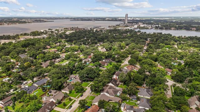 330 Bayou View Drive, Seabrook, TX 77586