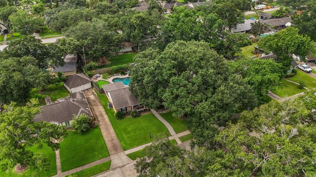 330 Bayou View Drive, Seabrook, TX 77586