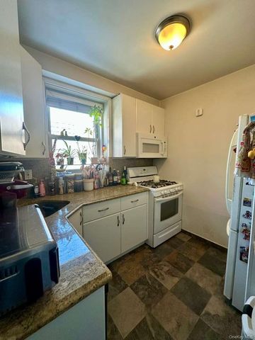 97-07 63 Road 6H, Rego Park, NY 11374