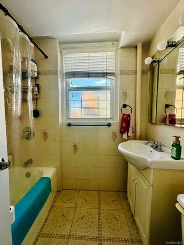 97-07 63 Road 6H, Rego Park, NY 11374