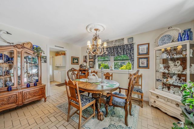 58 Royal Avenue, Flanders, NY 11901
