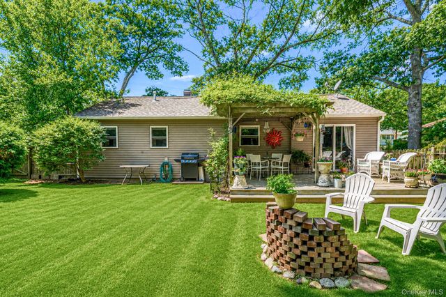 58 Royal Avenue, Flanders, NY 11901