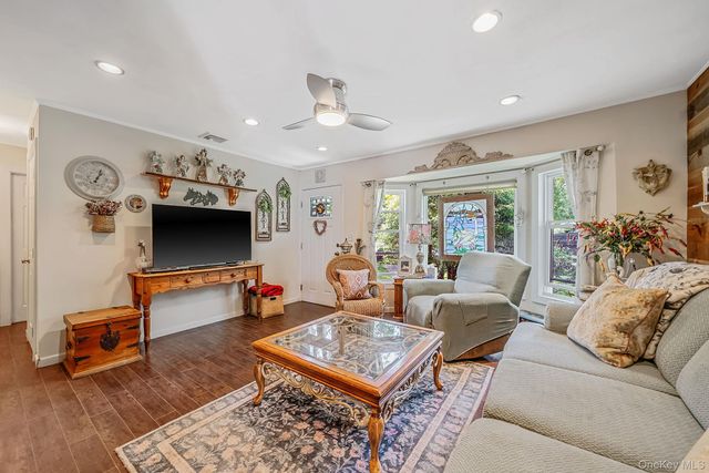 58 Royal Avenue, Flanders, NY 11901