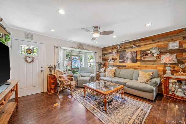58 Royal Avenue, Flanders, NY 11901