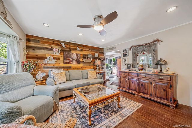 58 Royal Avenue, Flanders, NY 11901
