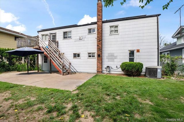22 Hudson Place, Hempstead, NY 11550