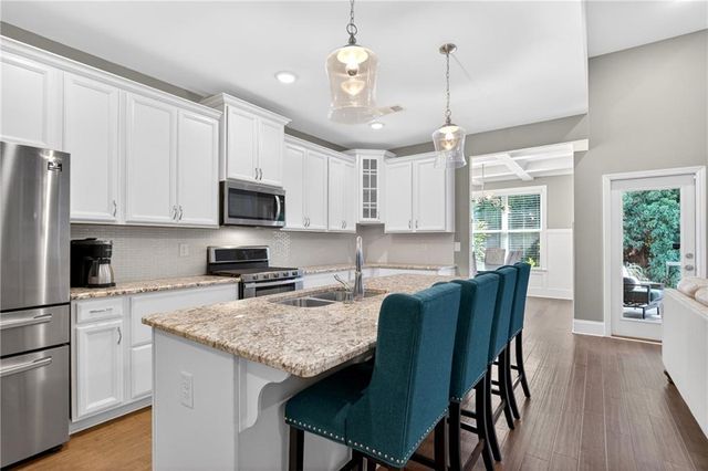 527 Margaret Lane, Woodstock, GA 30188