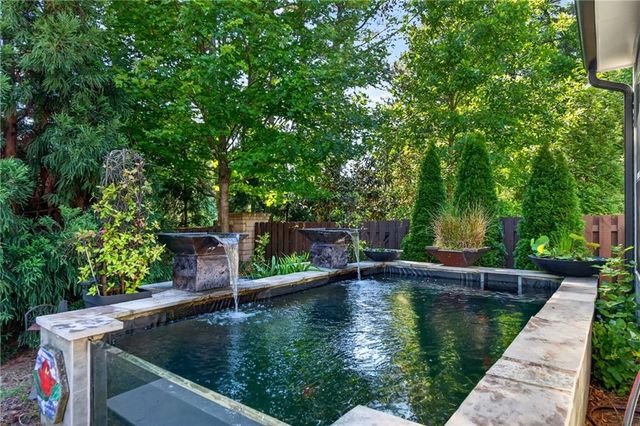 527 Margaret Lane, Woodstock, GA 30188