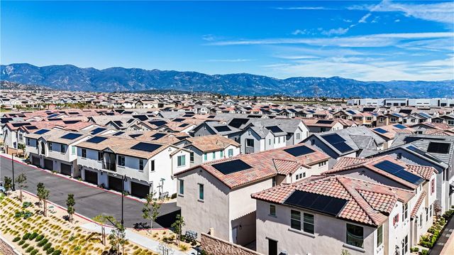 16651 Snowdrop 1, Fontana, CA 92336