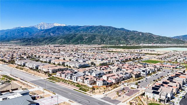 16651 Snowdrop 1, Fontana, CA 92336