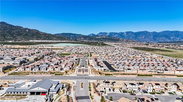 16651 Snowdrop 1, Fontana, CA 92336