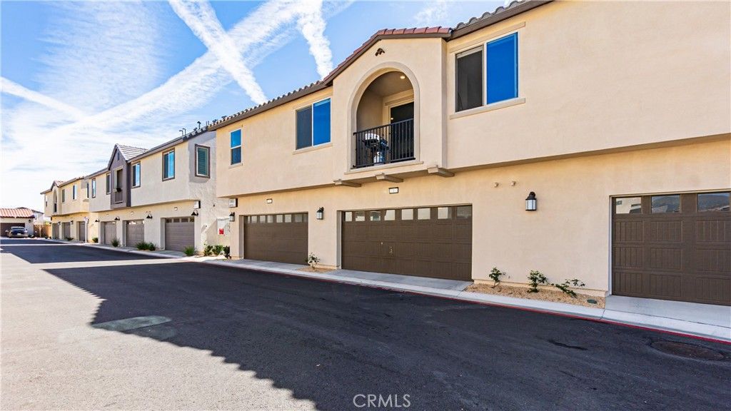 16651 Snowdrop 1, Fontana, CA 92336