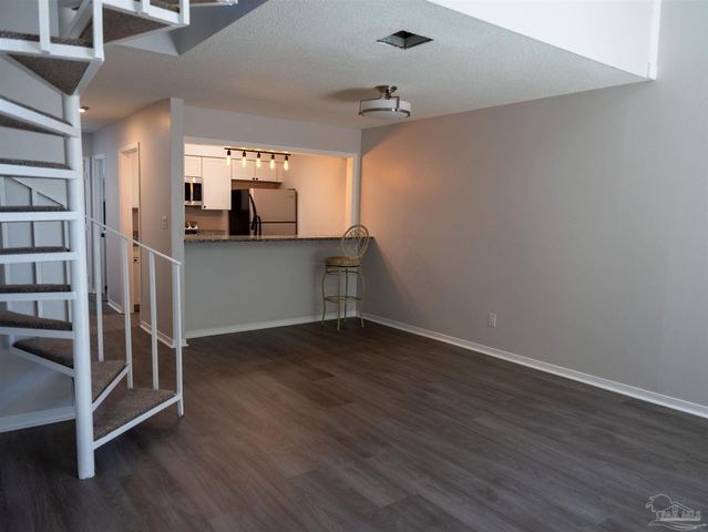 927 Brookside Pl, Pensacola, FL 32503