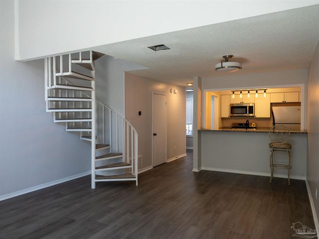 927 Brookside Pl, Pensacola, FL 32503