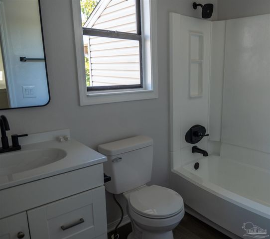 927 Brookside Pl, Pensacola, FL 32503