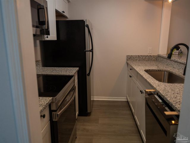 927 Brookside Pl, Pensacola, FL 32503