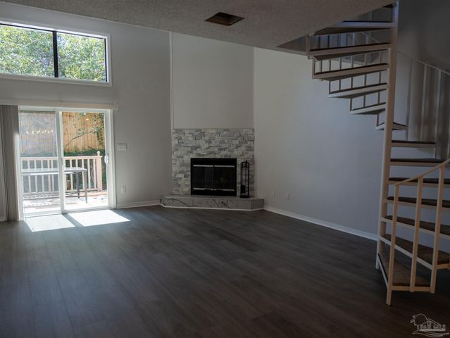 927 Brookside Pl, Pensacola, FL 32503