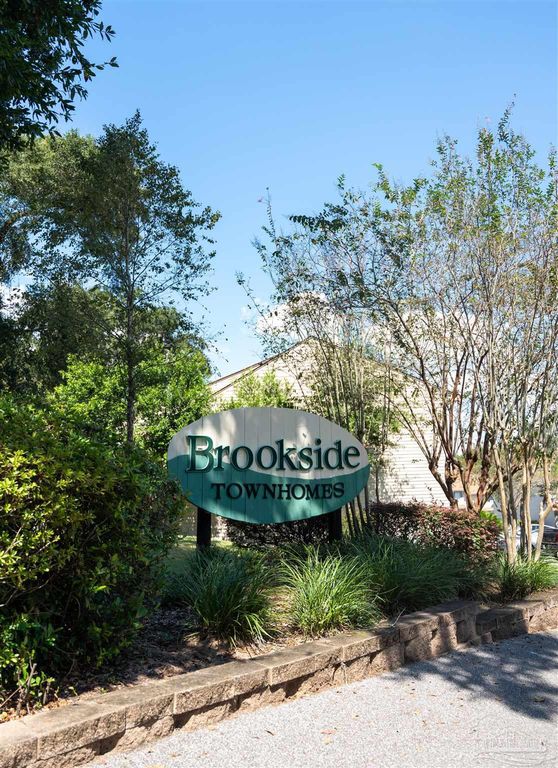 927 Brookside Pl, Pensacola, FL 32503