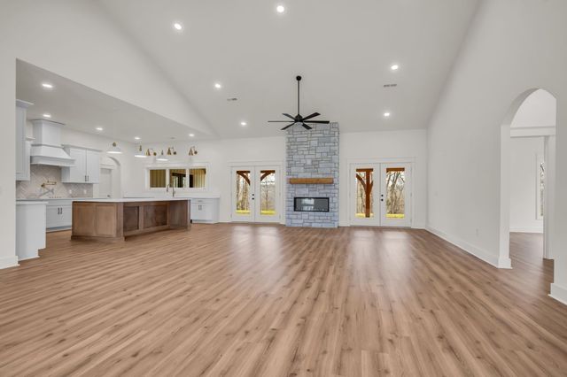 1224 Mason Bates Bend Rd, Centerville, TN 37033