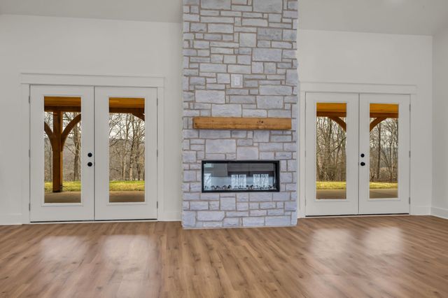 1224 Mason Bates Bend Rd, Centerville, TN 37033