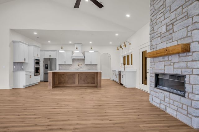 1224 Mason Bates Bend Rd, Centerville, TN 37033