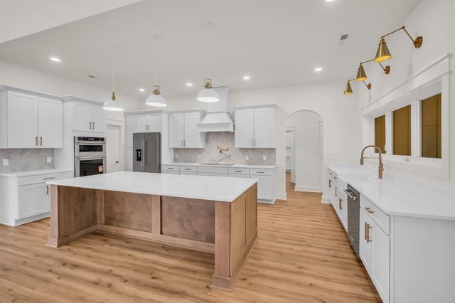 1224 Mason Bates Bend Rd, Centerville, TN 37033