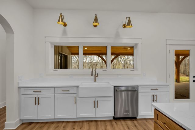 1224 Mason Bates Bend Rd, Centerville, TN 37033