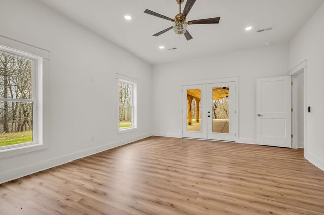 1224 Mason Bates Bend Rd, Centerville, TN 37033