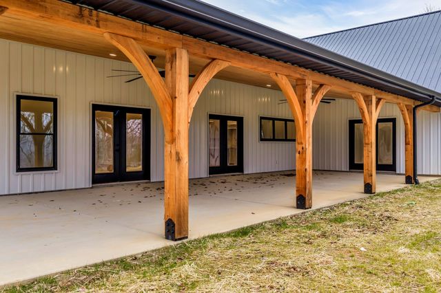 1224 Mason Bates Bend Rd, Centerville, TN 37033