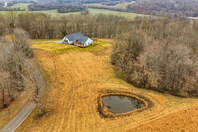 1224 Mason Bates Bend Rd, Centerville, TN 37033