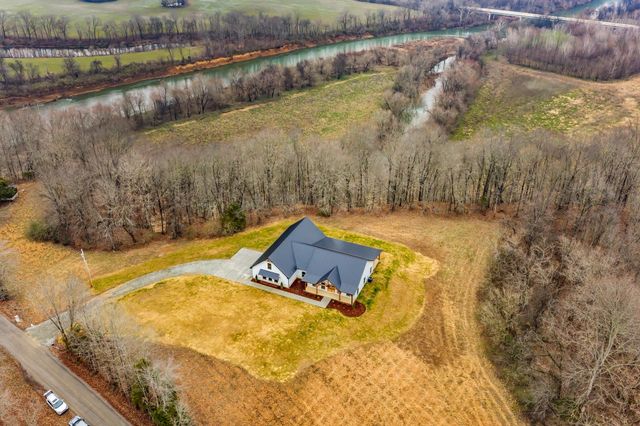 1224 Mason Bates Bend Rd, Centerville, TN 37033