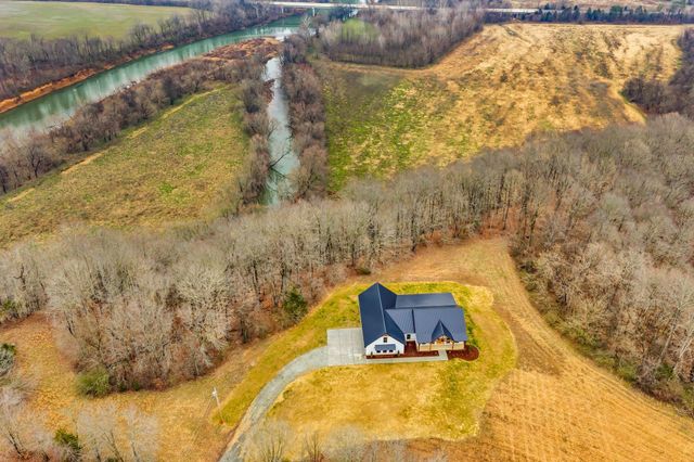 1224 Mason Bates Bend Rd, Centerville, TN 37033