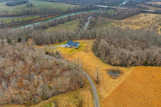 1224 Mason Bates Bend Rd, Centerville, TN 37033