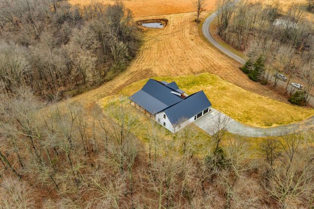 1224 Mason Bates Bend Rd, Centerville, TN 37033
