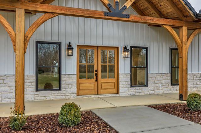 1224 Mason Bates Bend Rd, Centerville, TN 37033