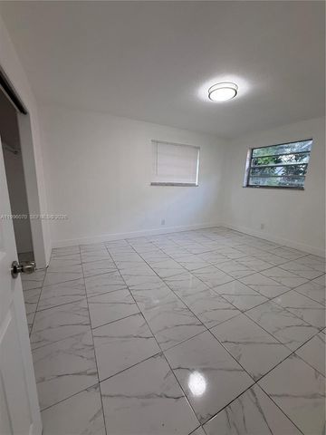 6071 SW 33rd St 4, Miramar, FL 33023